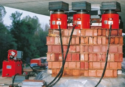 Yale Hydraulics as lift support