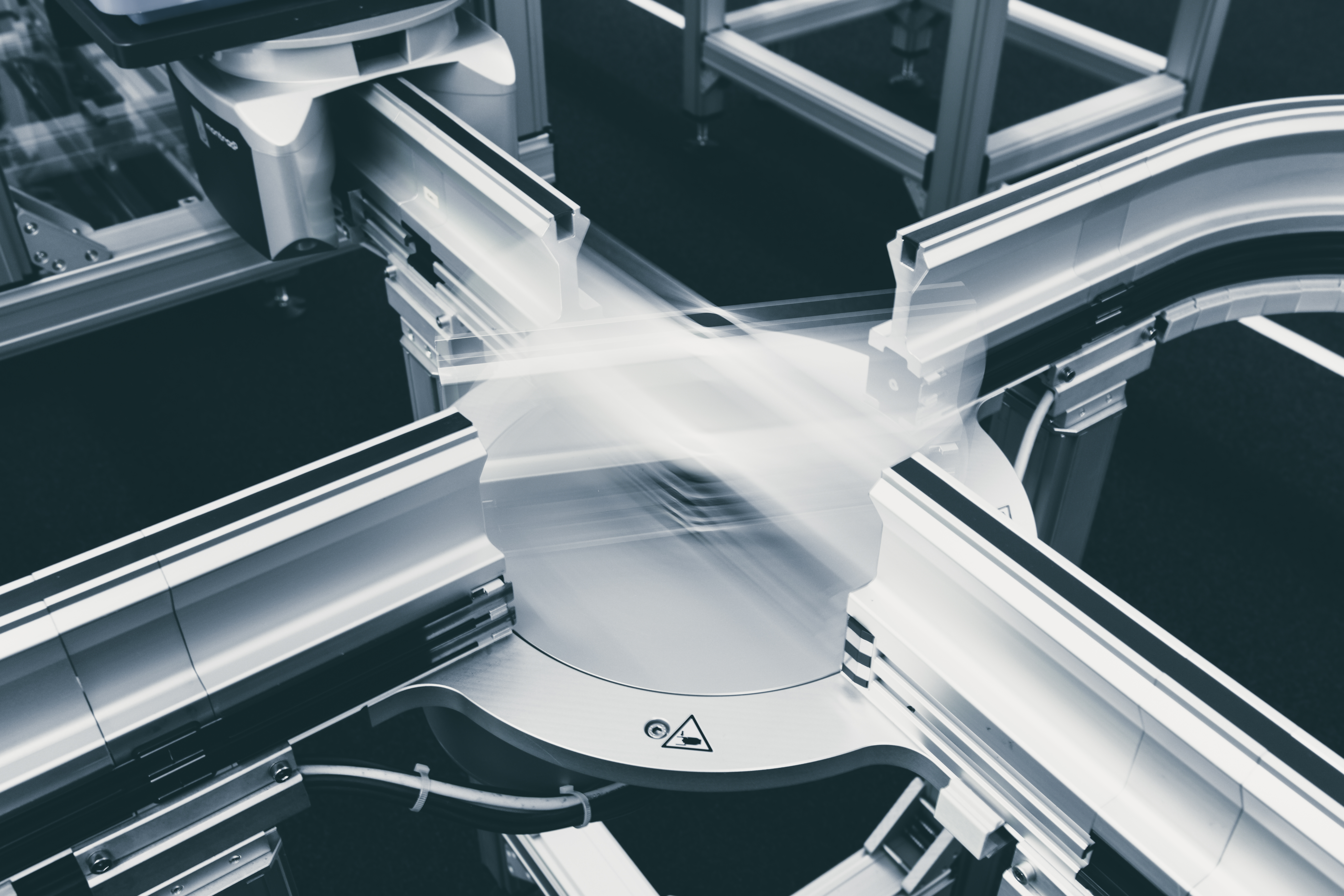 montratec_TracSwitch Crossing_Picture_montrac&reg;_all_202507_1.jpg